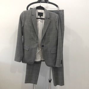 Banana Republic washable wool suit. Mint condition.